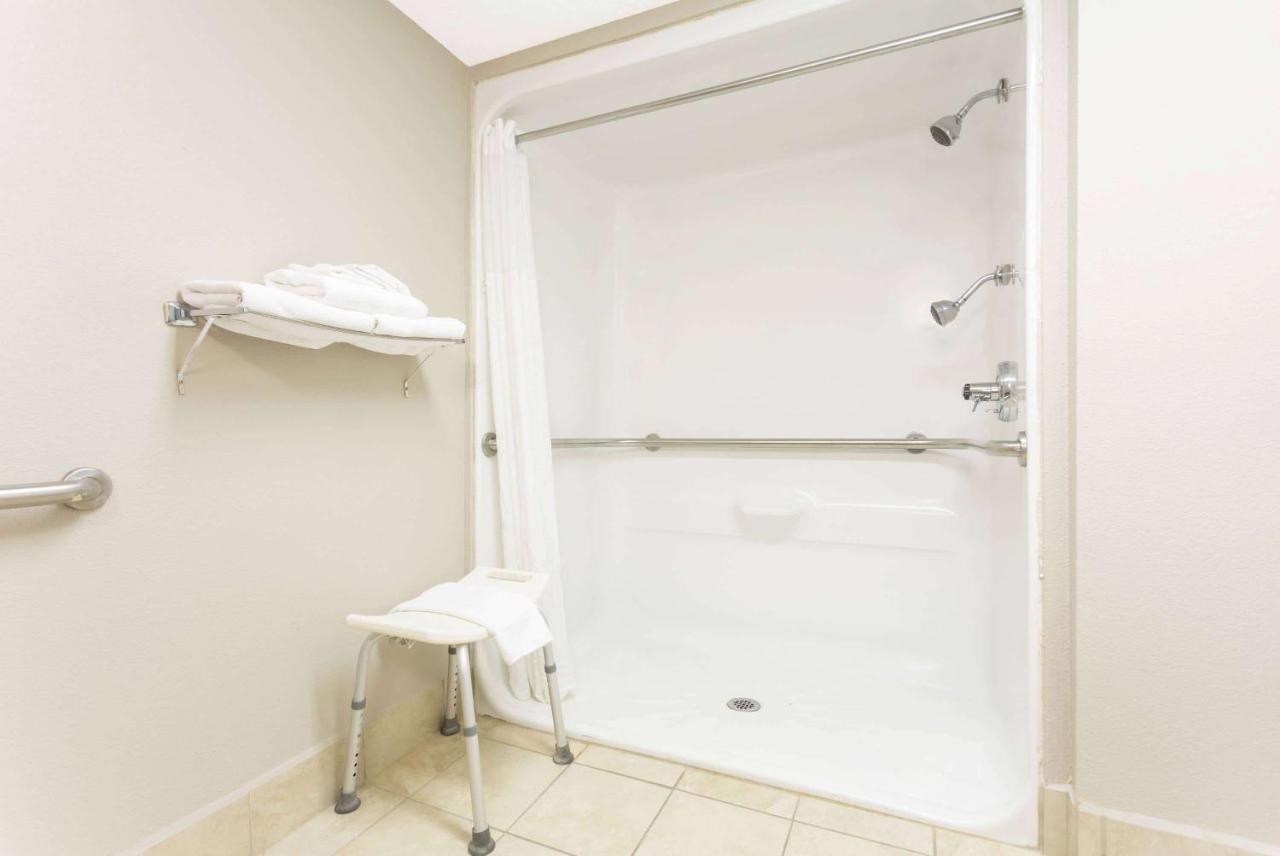 Super 8 By Wyndham Orangeburg Near I-26 Hotel Ngoại thất bức ảnh