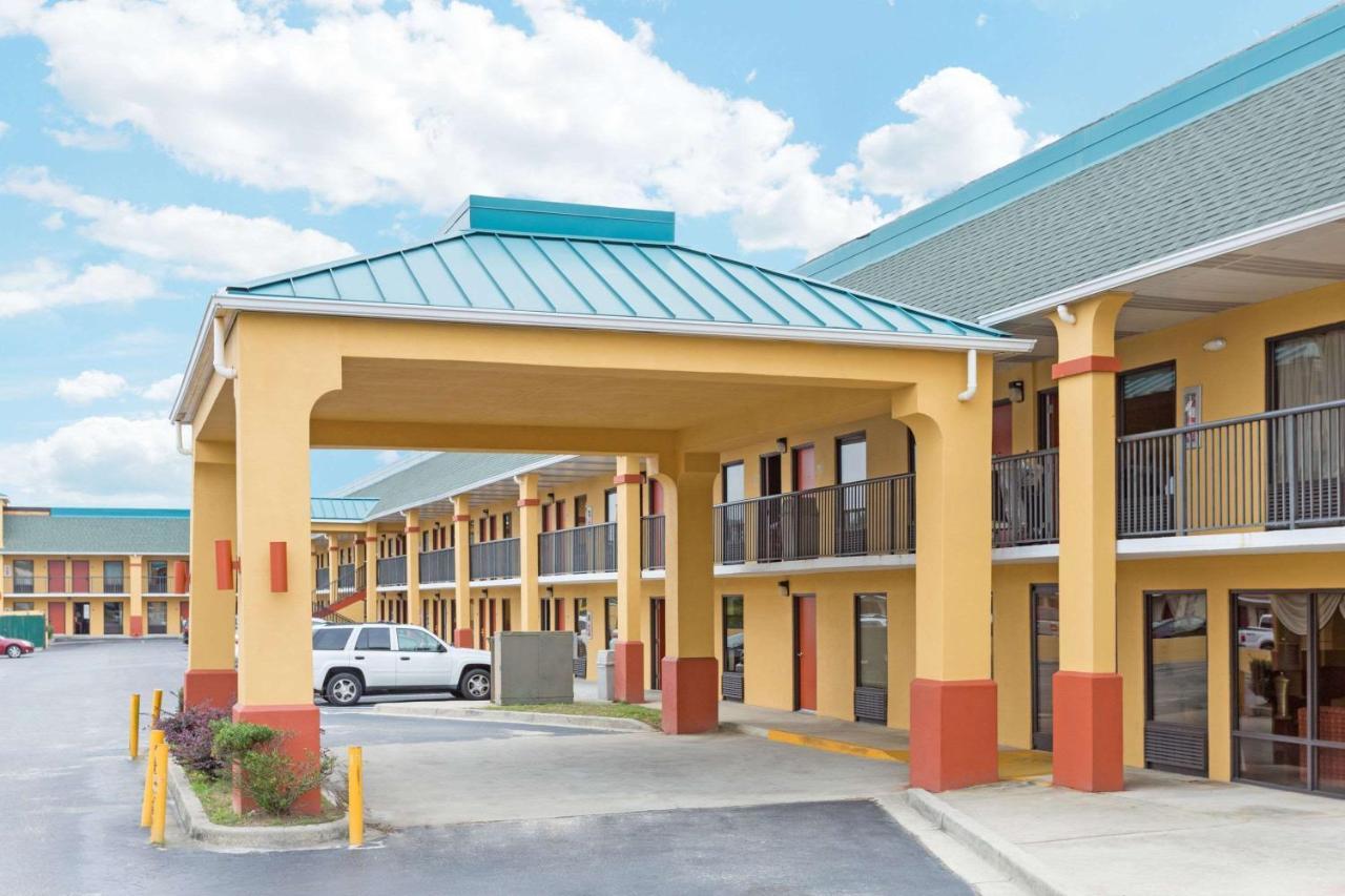 Super 8 By Wyndham Orangeburg Near I-26 Hotel Ngoại thất bức ảnh